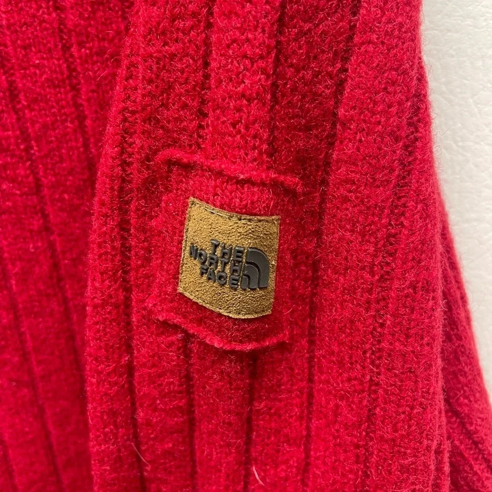 The North Face 100%wool lane